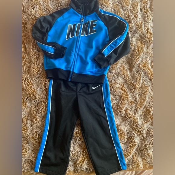 Like new Nike blue and black boys tracksuit in size 24 months - Picture 1 of 3